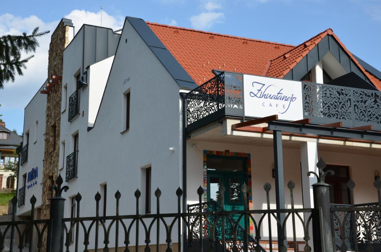 Floravilla Rajecke Teplice Bagian luar foto