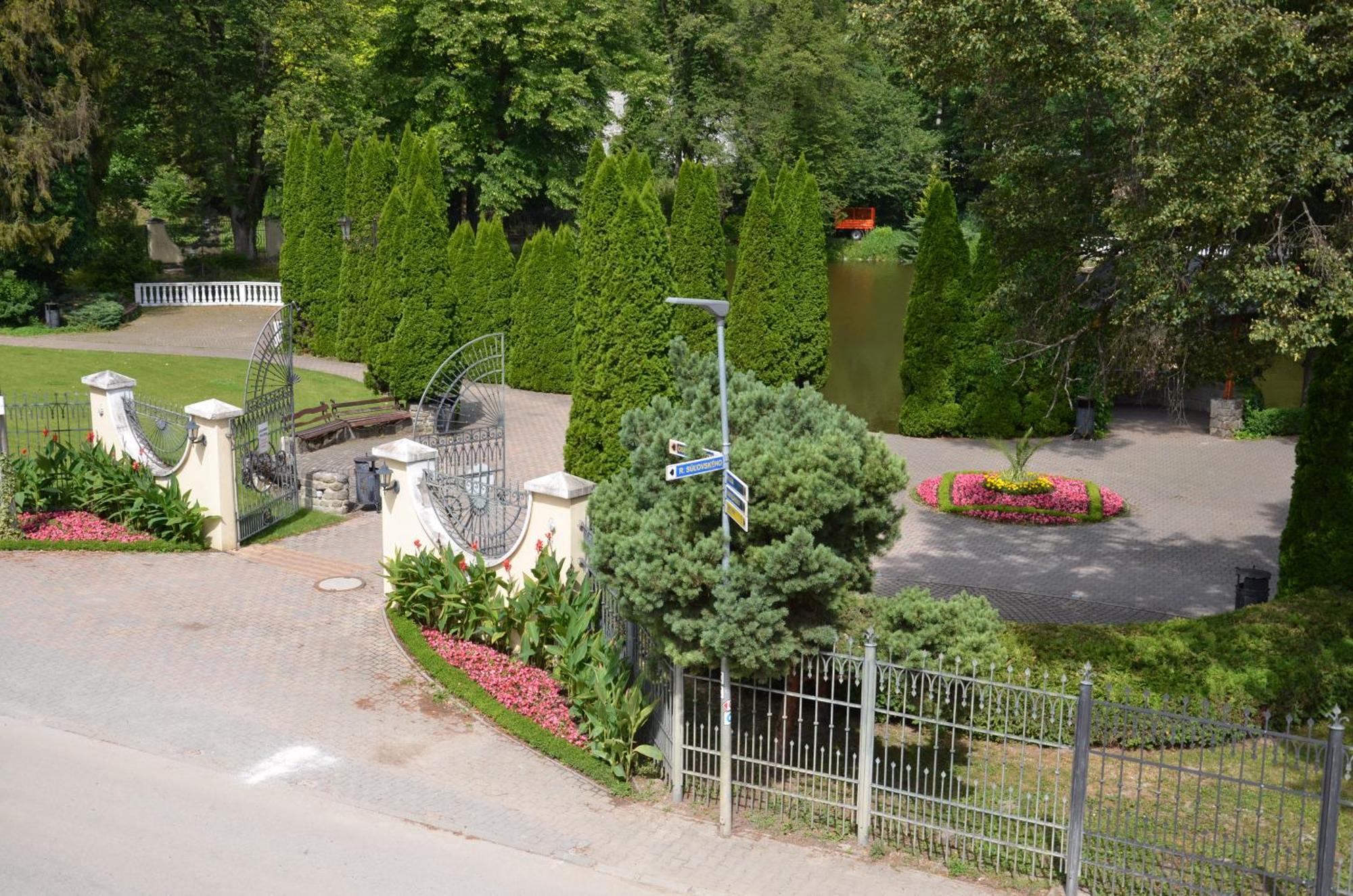 Floravilla Rajecke Teplice Bagian luar foto